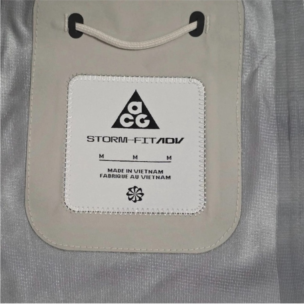 Nike ACG Gore-Tex Rain jacket - Picture 10 of 13